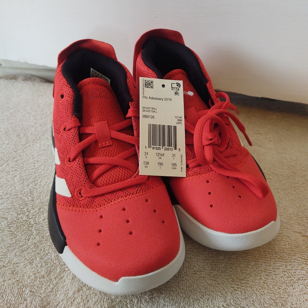 Adidas proadversary basketball sneakers